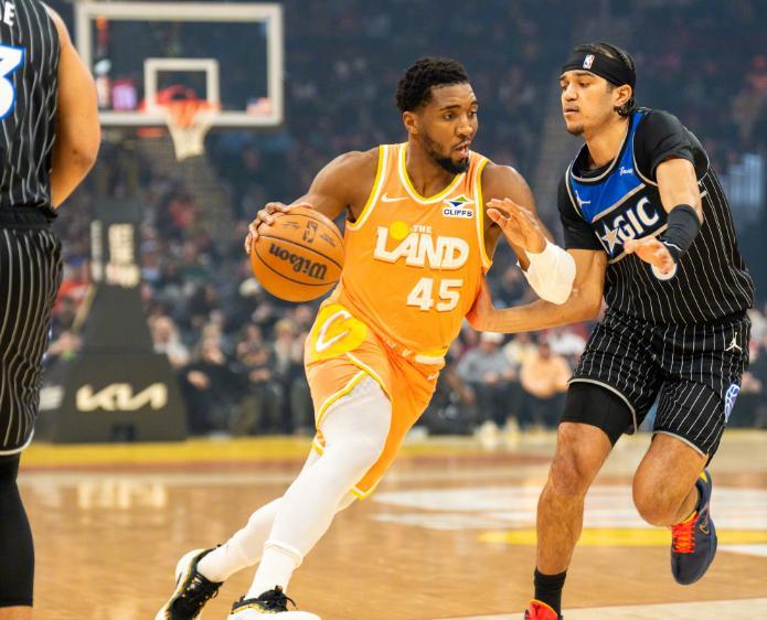 壹号娱乐-班凯罗37分完胜探花郎，米切尔45+4+4，骑士双杀魔术豪取四连胜