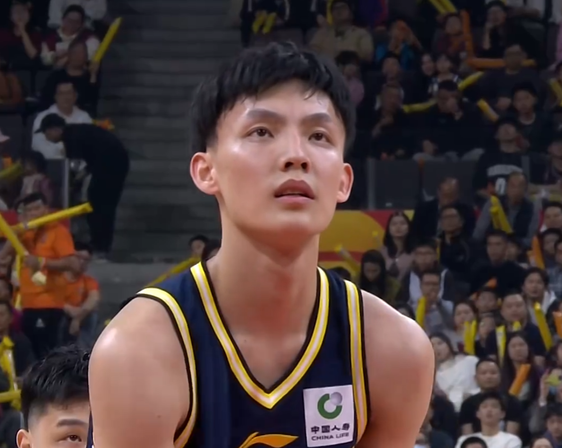 壹号娱乐官网-晚上十点半!徐杰伤情更新,崔永熙主动请战,徐昕无缘回归