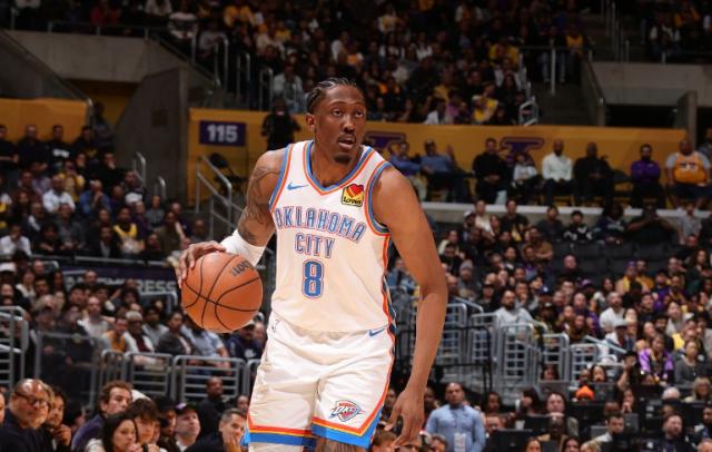 壹号娱乐-复出就发威！杰伦威关键6分制胜：雷霆拒绝湖人逆转